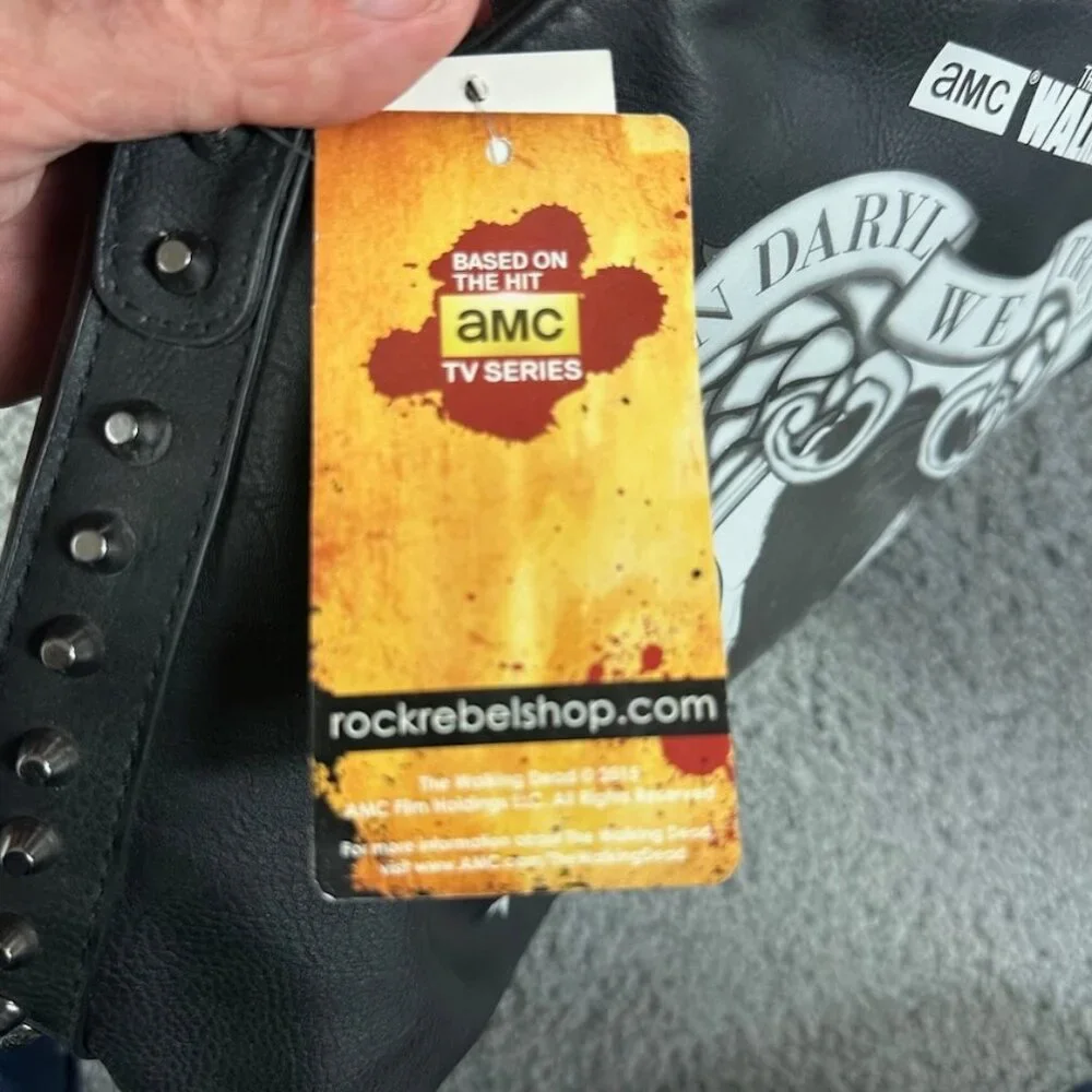 Officially licensed Walking Dead handbag with "In Daryl We Trust" on Front NWT - Picture 11 of 11